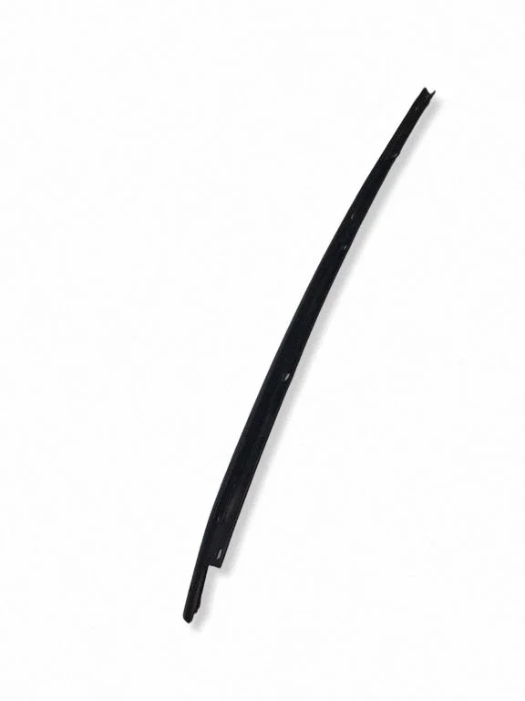 Windshield trim 04805461AC