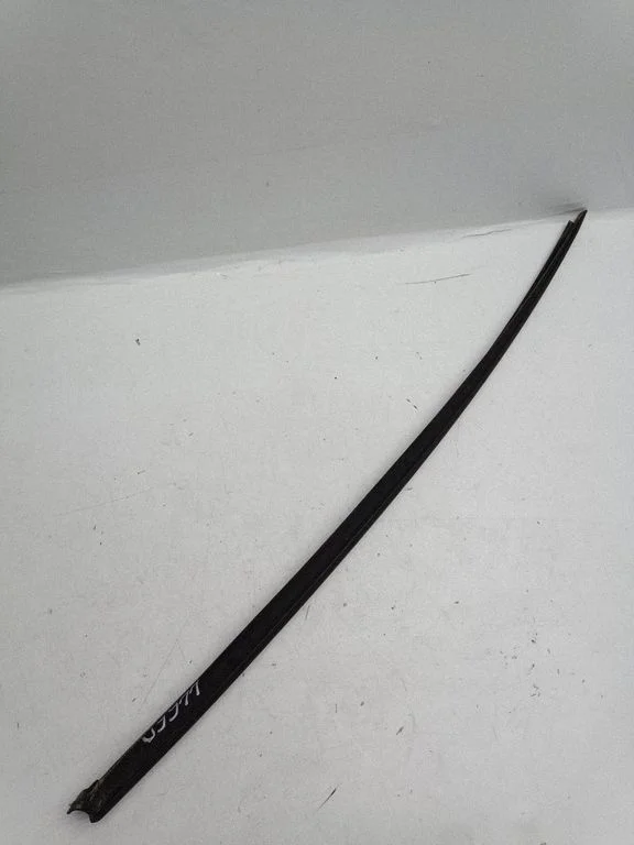 Listwa szyby przedniej 4G0854327A