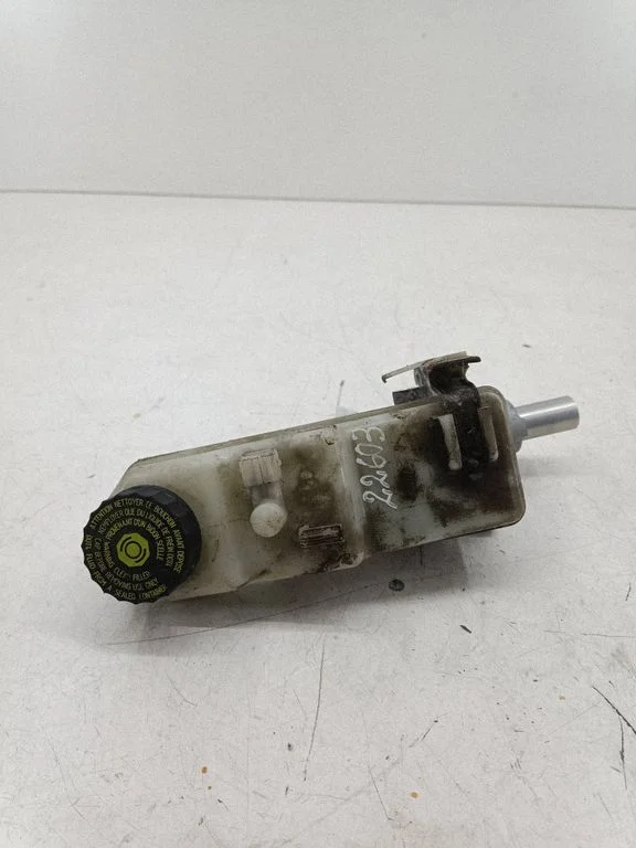 Master brake cylinder – Toyota Auris 150 (2006-2012)