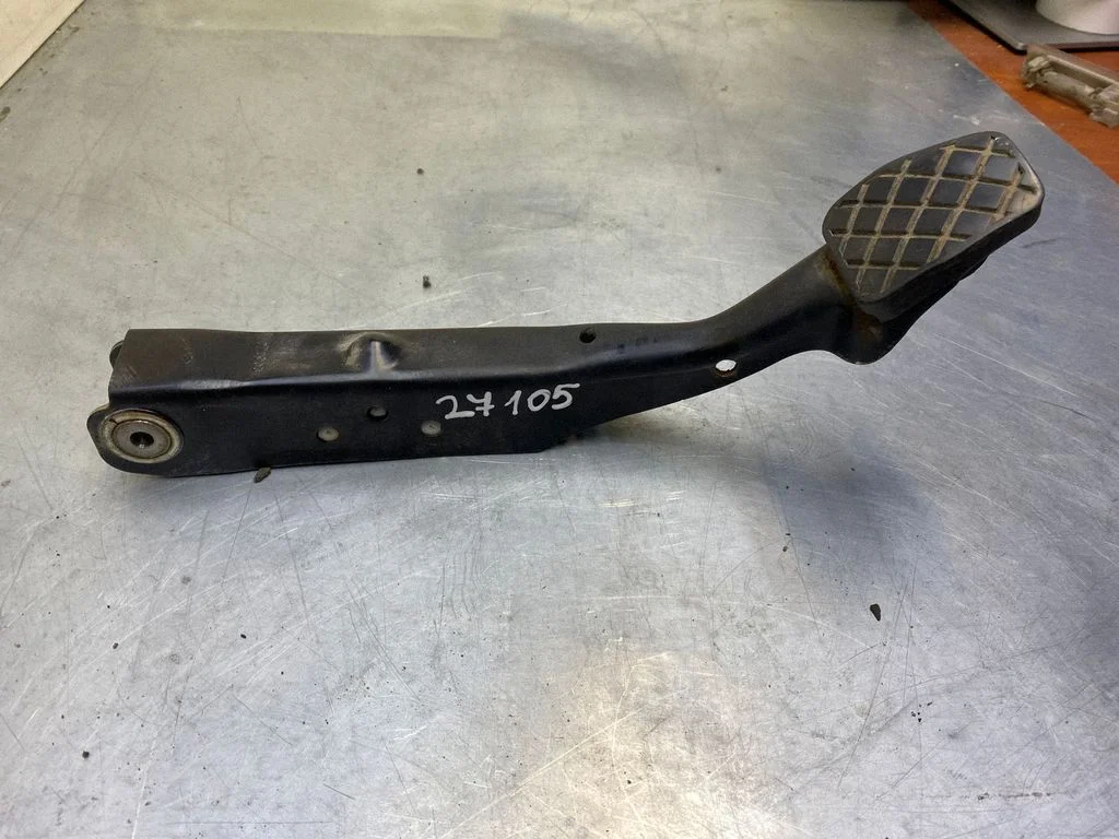 Brake pedal – Volkswagen Golf Plus (2005-2013)