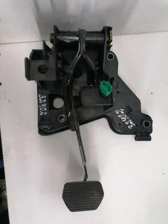 Brake pedal 965475180