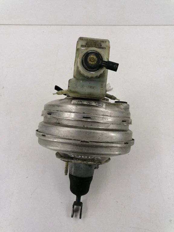 Brake booster 6753817