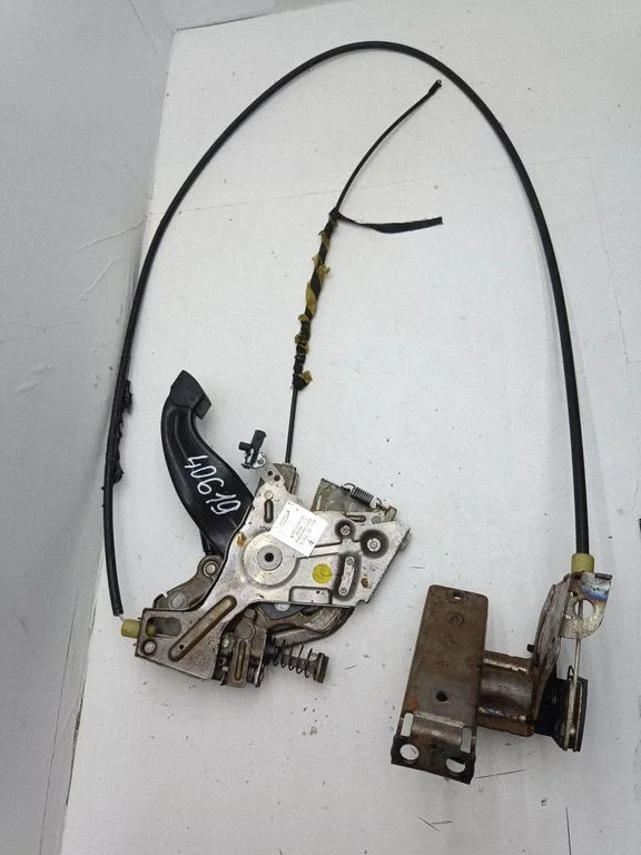 Handbrake/parking brake lever assembly – Volkswagen Touareg I (2002-2010)
