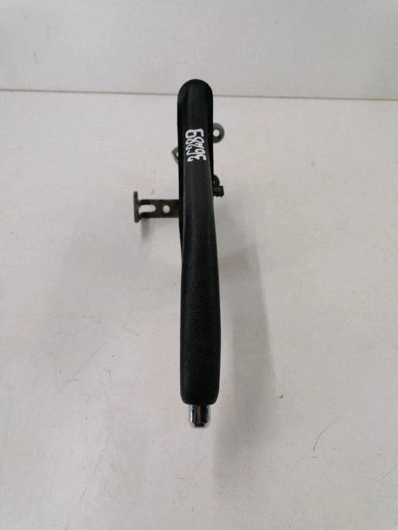 Handbrake/parking brake lever assembly