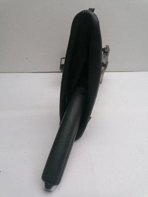 Handbrake/parking brake lever assembly