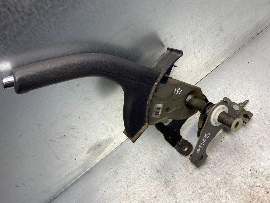 Handbrake/parking brake lever assembly