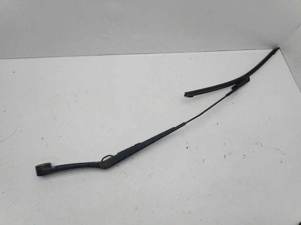 Front wiper blade arm – Hyundai i30 (2007-2012)