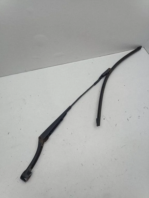 Front wiper blade arm – Hyundai i30 (2007-2012)