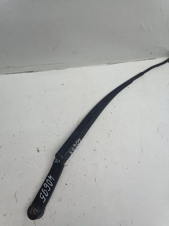 Front wiper blade arm – KIA Ceed (2006-2012)