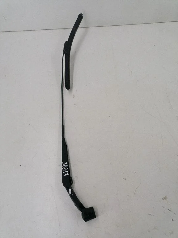 Front wiper blade arm – right