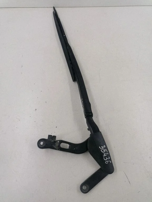 Front wiper blade arm 61617069166