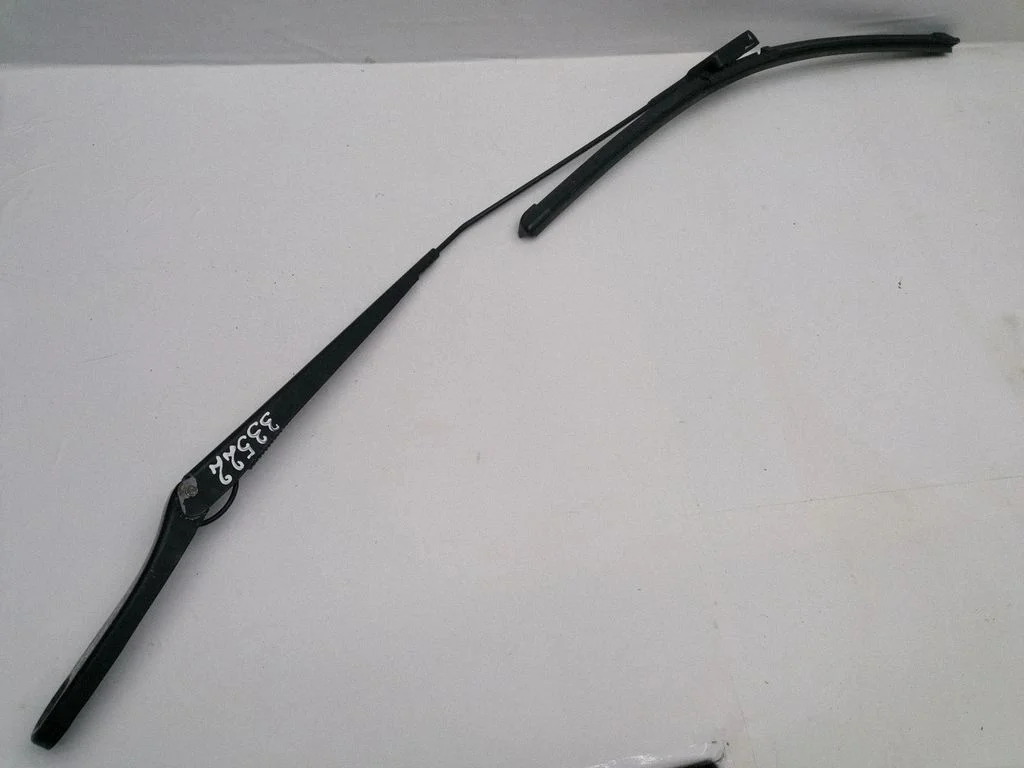 Front wiper blade arm 8623160