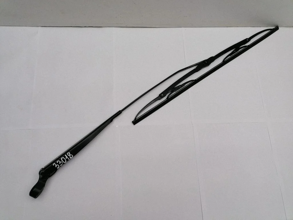 Front wiper blade arm A1688200644