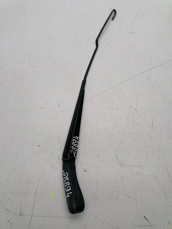Front wiper blade arm