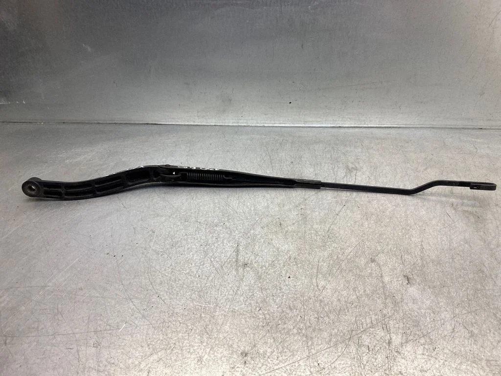 Front wiper blade arm 66223
