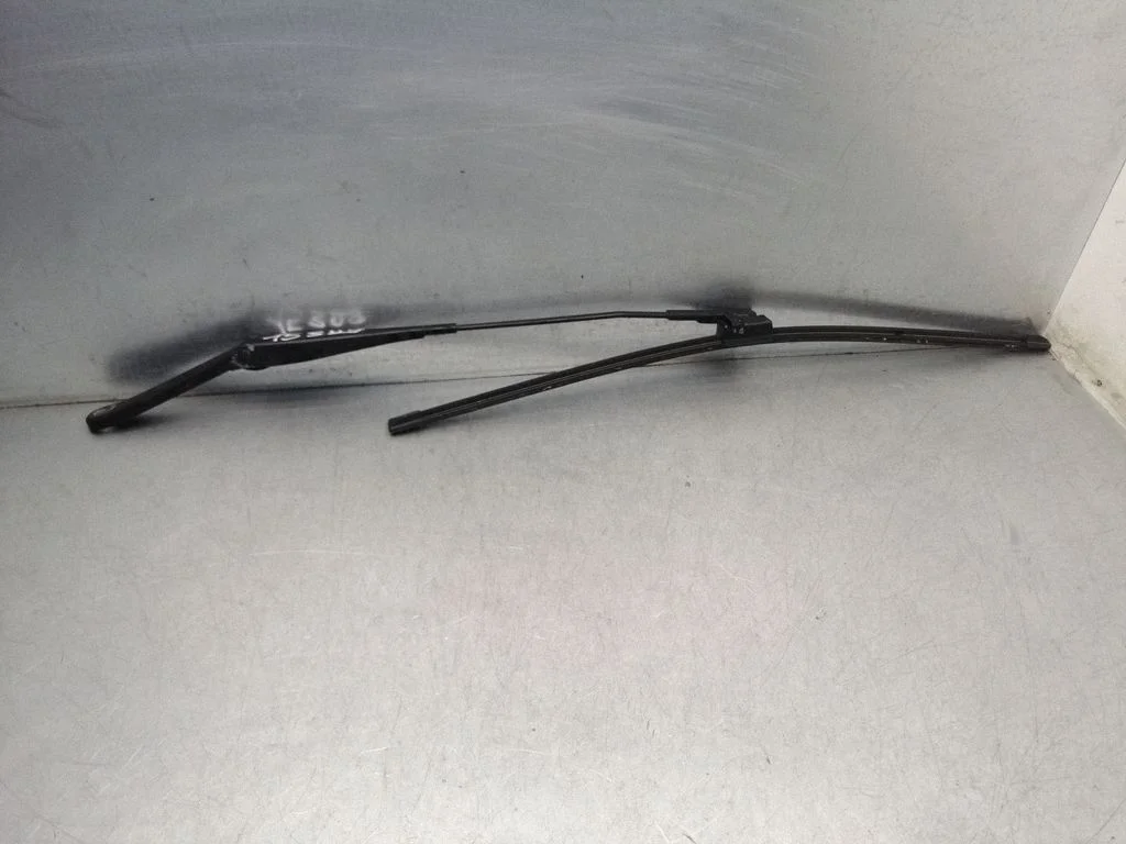 Windshield/front glass wiper blade – Ford Focus C-MAX (2003-2010)