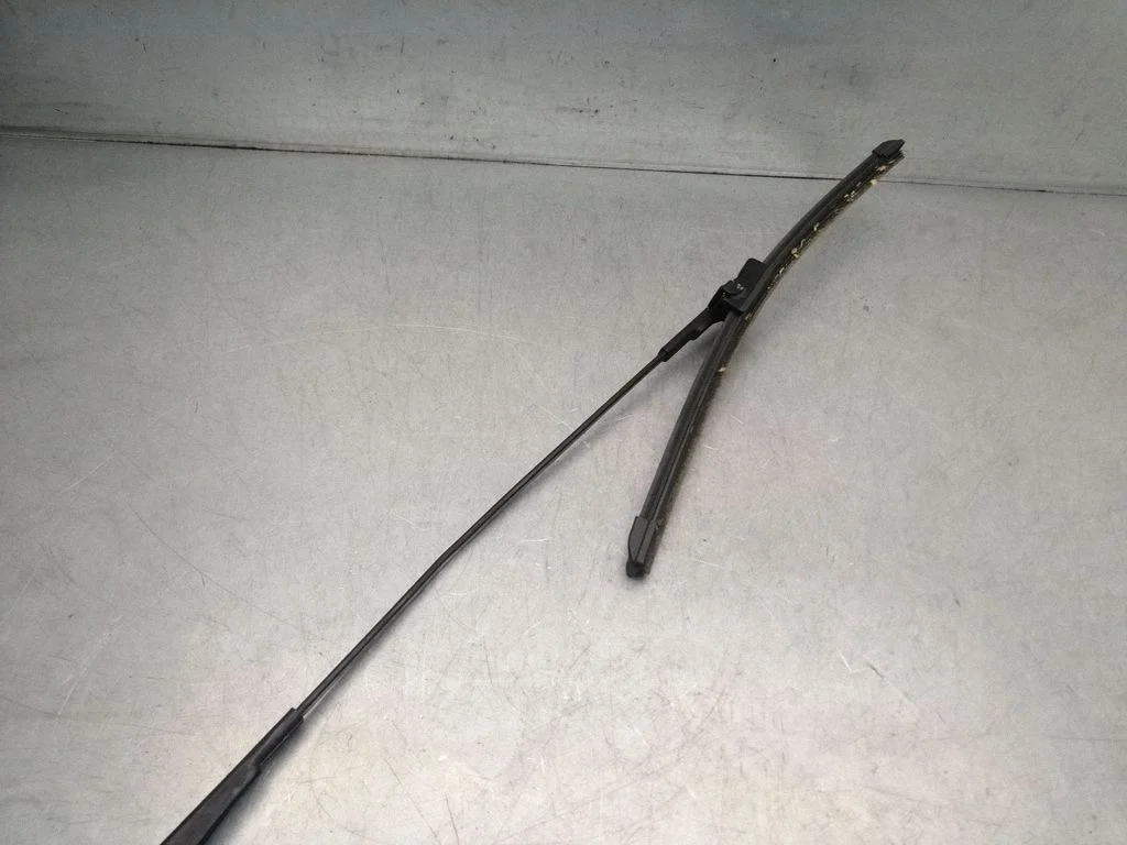 Windshield/front glass wiper blade – Ford Focus C-MAX (2003-2010)