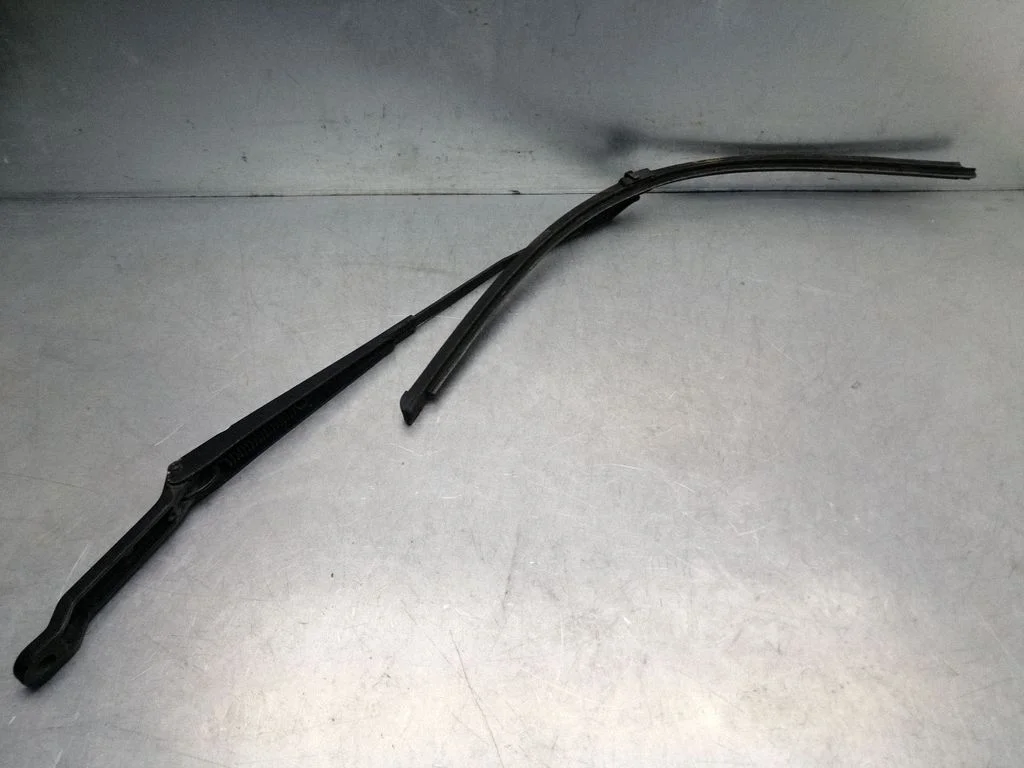 Windshield/front glass wiper blade 8200014895