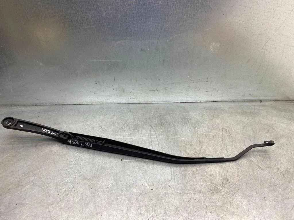 Windshield/front glass wiper blade