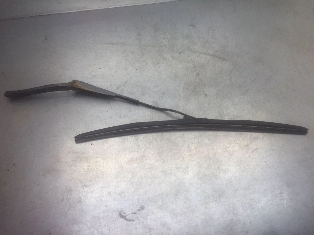 Windshield/front glass wiper blade 56671808