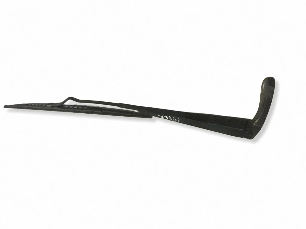 Windshield/front glass wiper blade – Chrysler Voyager (2004-2007)