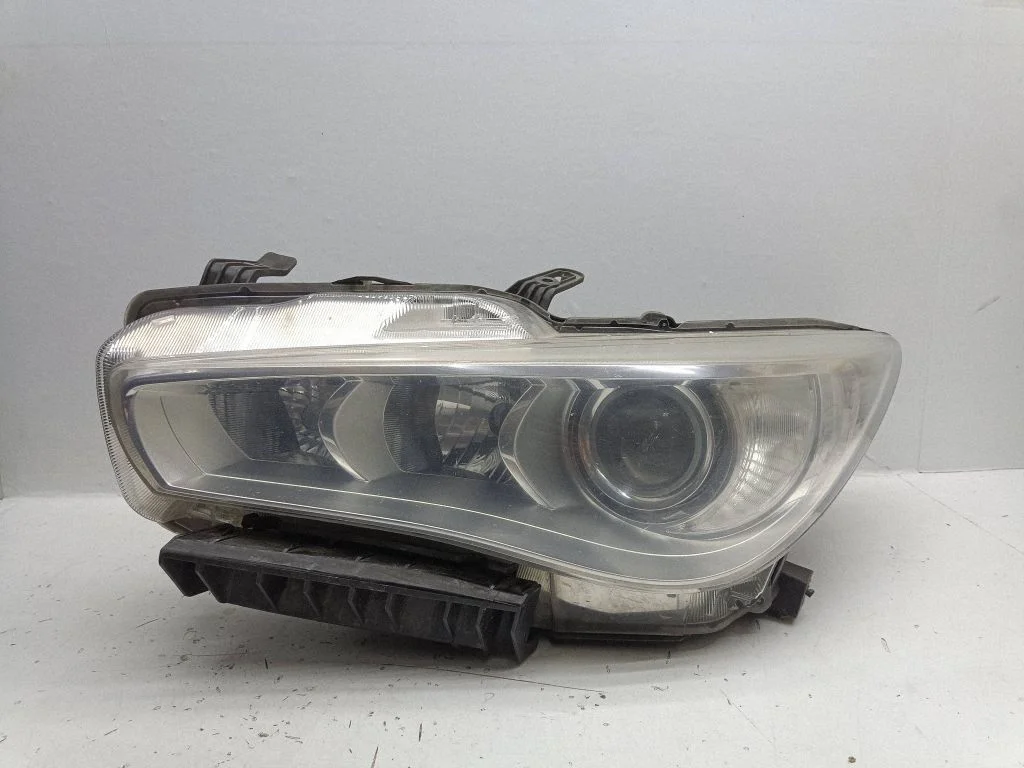 Headlight/headlamp – left