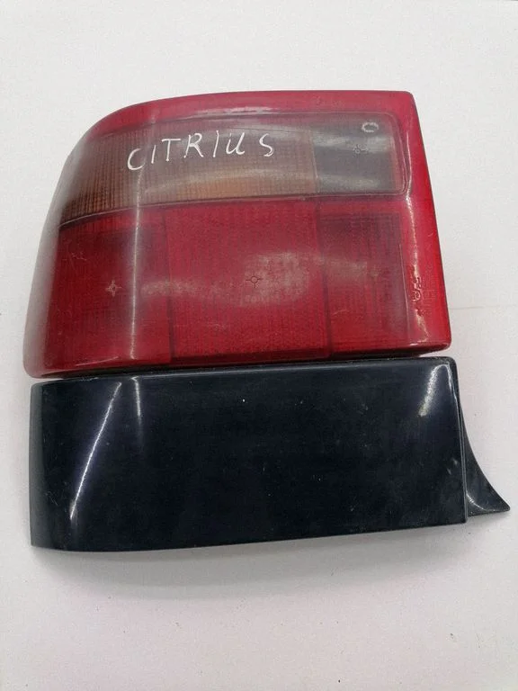Rear/tail lights – left