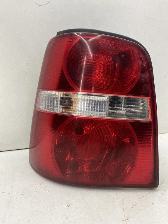 Rear/tail lights 1T0945095