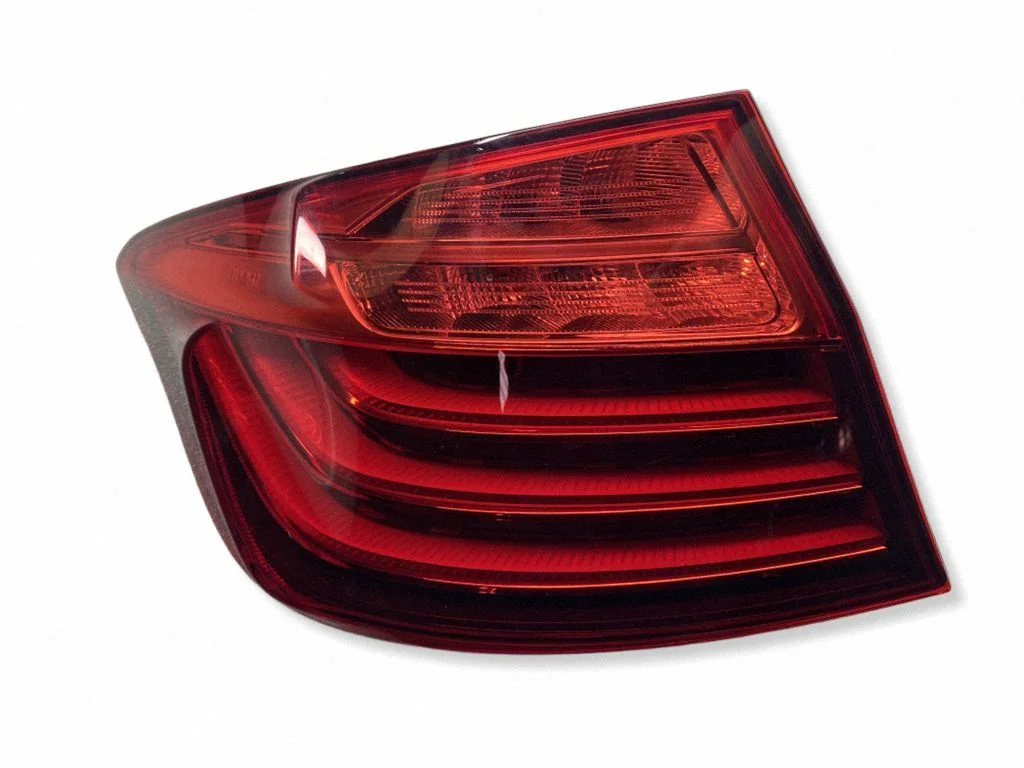 Lampa tylna w błotniku
