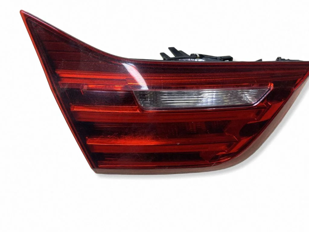 Lampa tylna w błotniku 63217296101