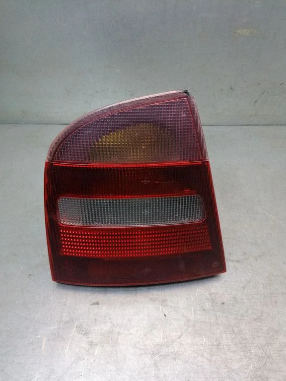 Rear/tail lights 1U6945111