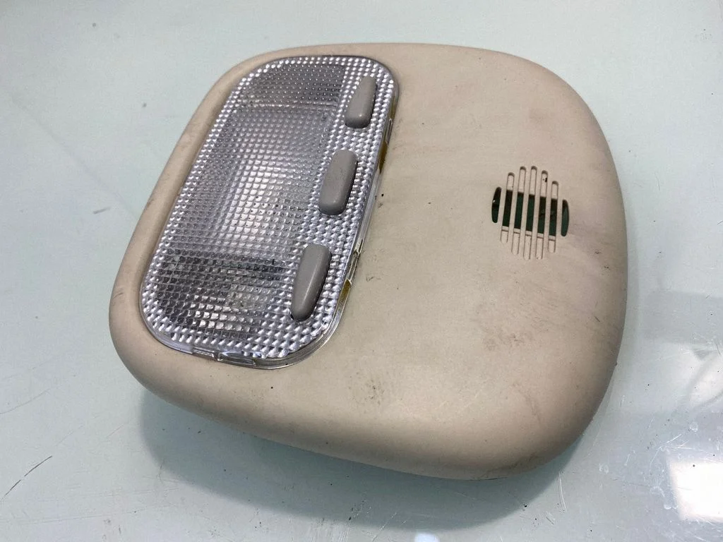 Front seat light 9648338577