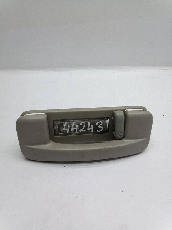 Aizmugurējo sēdvietu apgaismojuma lukturis 829880