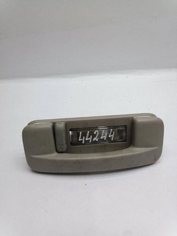 Aizmugurējo sēdvietu apgaismojuma lukturis 829880