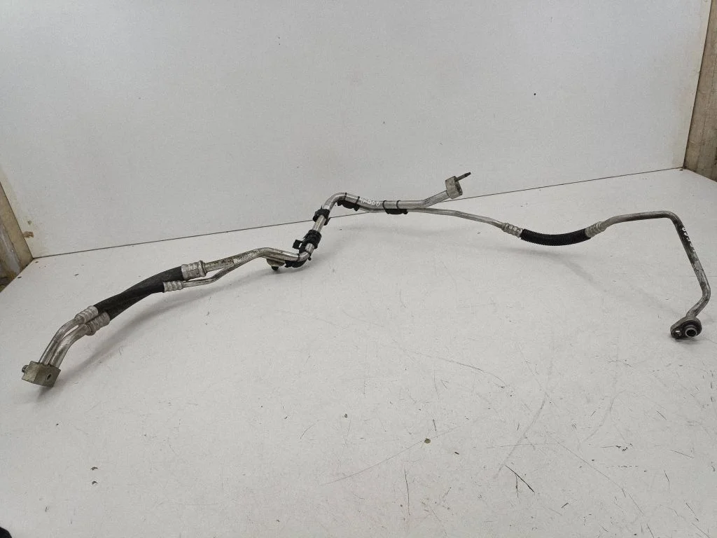 Air conditioning (A/C) pipe/hose P05058152AC