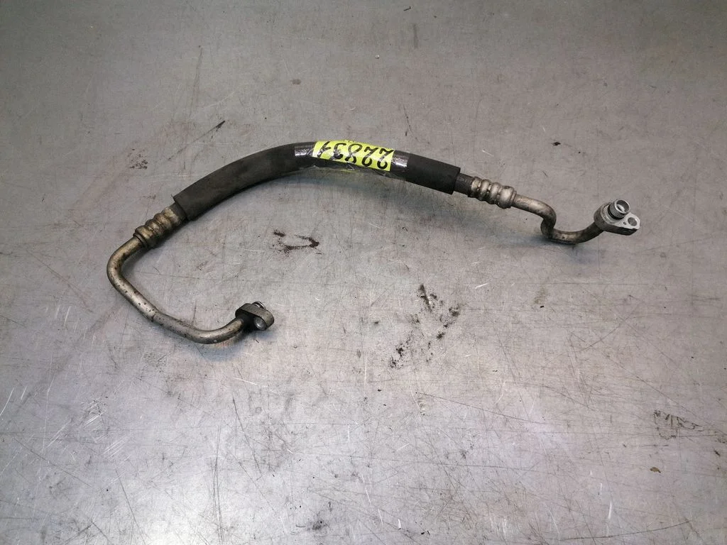 Air conditioning (A/C) pipe/hose – Nissan Primera (2002-2007)