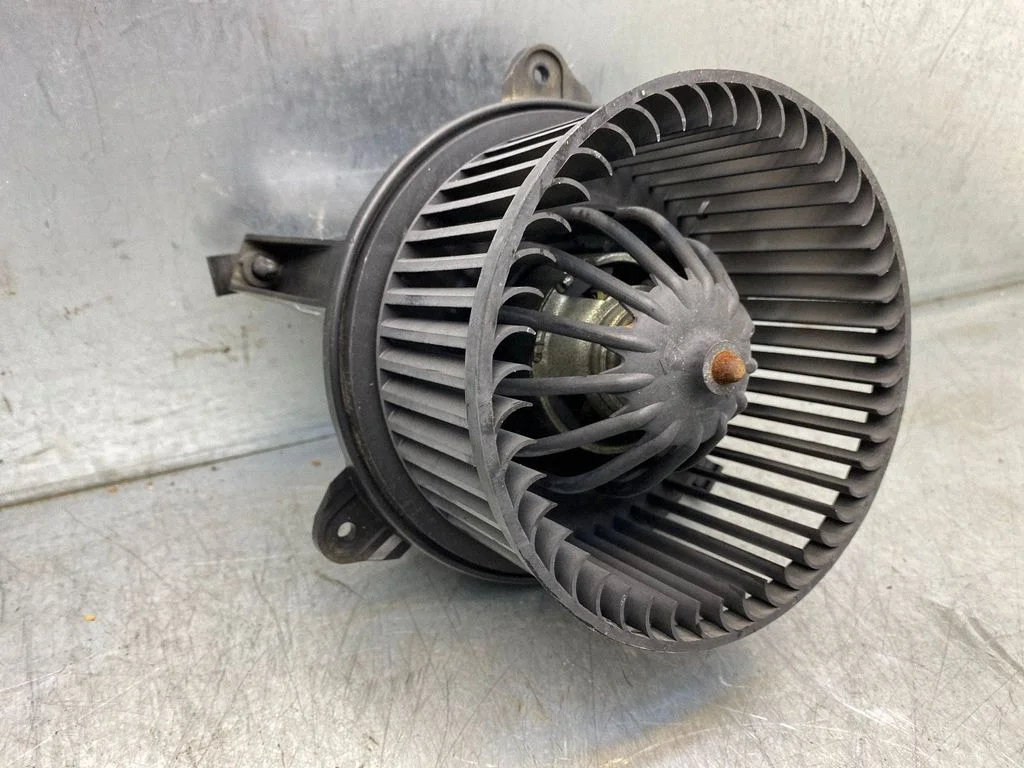 Heater fan/blower B837