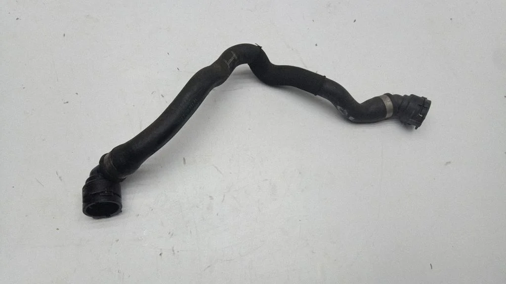 Engine coolant pipe/hose 15476810