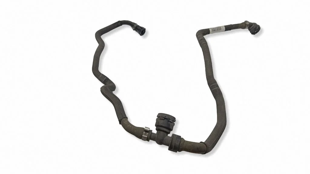 Engine coolant pipe/hose
