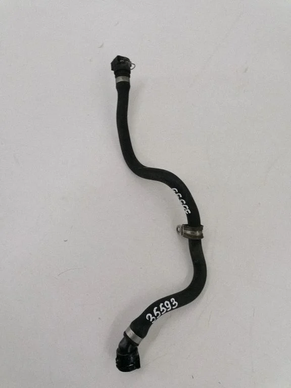 Engine coolant pipe/hose