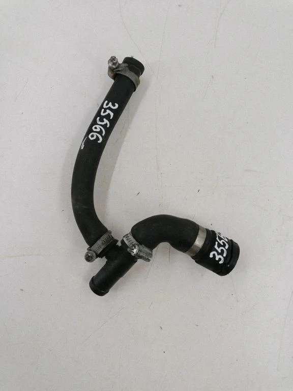 Engine coolant pipe/hose