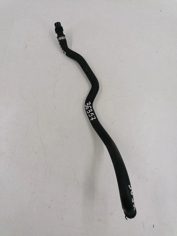 Engine coolant pipe/hose