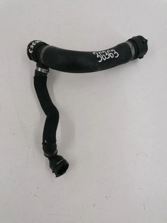 Engine coolant pipe/hose 7576357