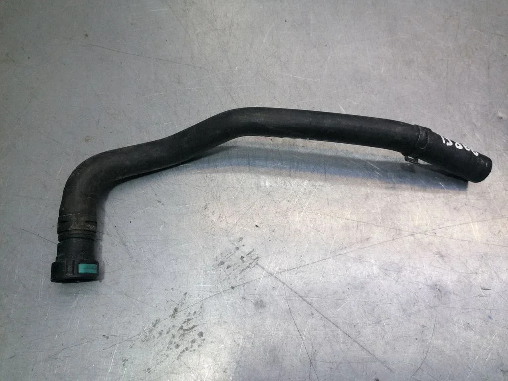 Engine coolant pipe/hose