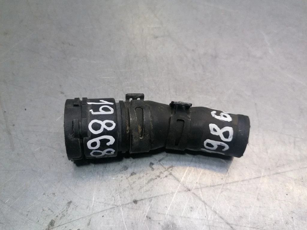 Engine coolant pipe/hose