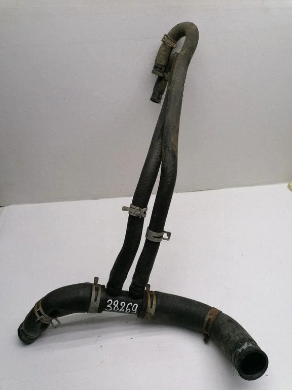 Engine coolant pipe/hose