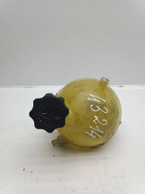 Coolant expansion tank/reservoir