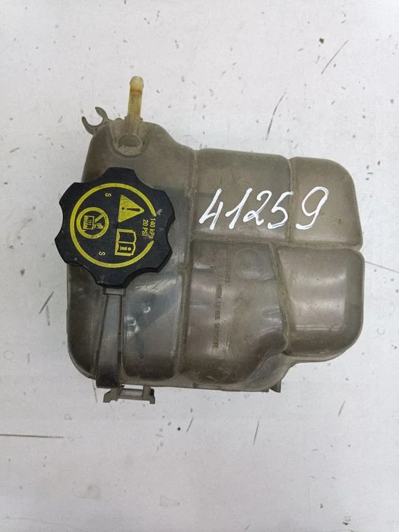 Coolant expansion tank/reservoir 13256823
