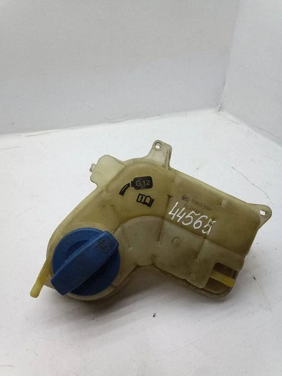 Coolant expansion tank/reservoir
