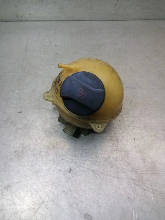 Coolant expansion tank/reservoir 7M3121407A